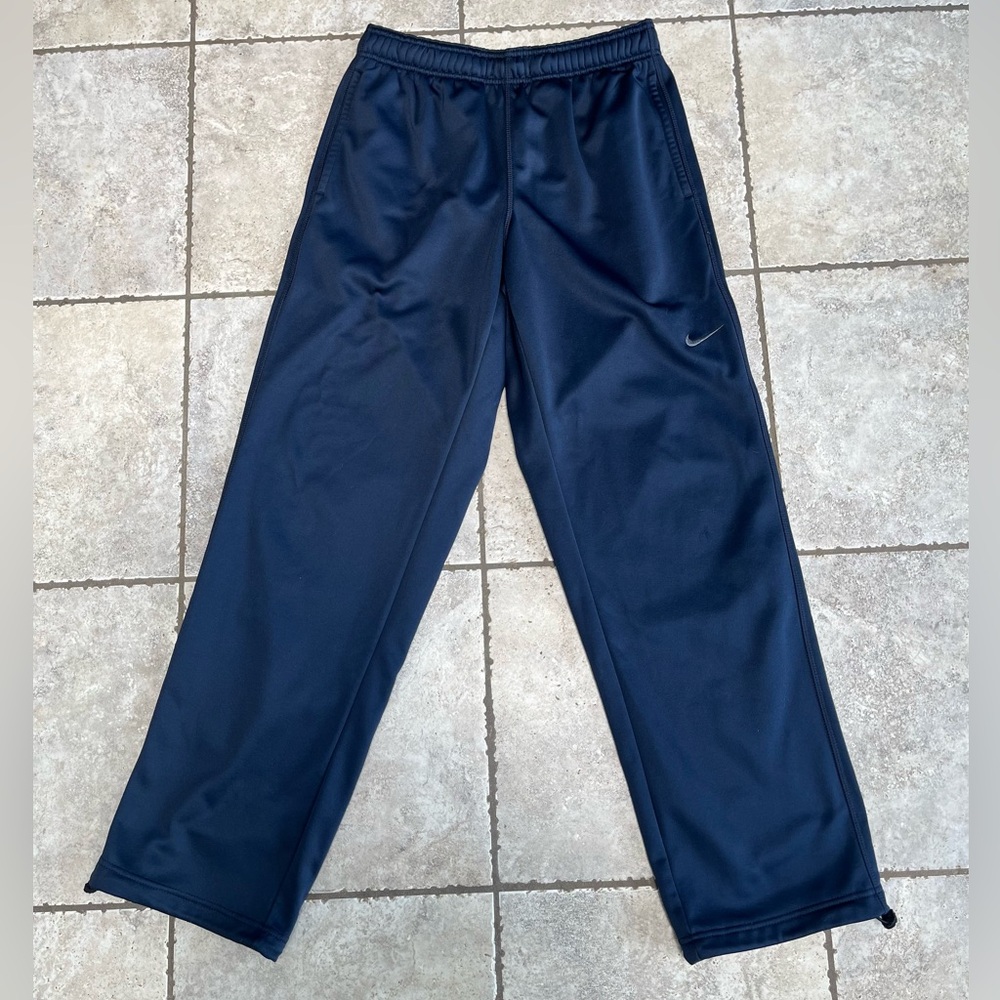 Navy blue Nike therma fit